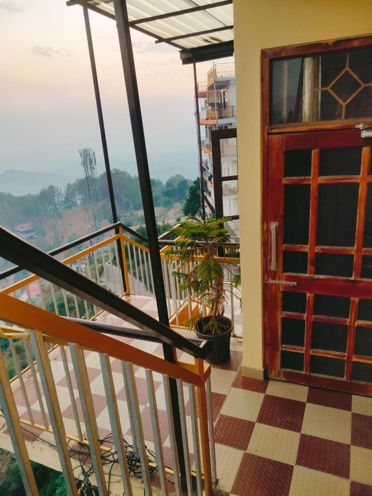 Thakur Apartment Shimla Exteriör bild