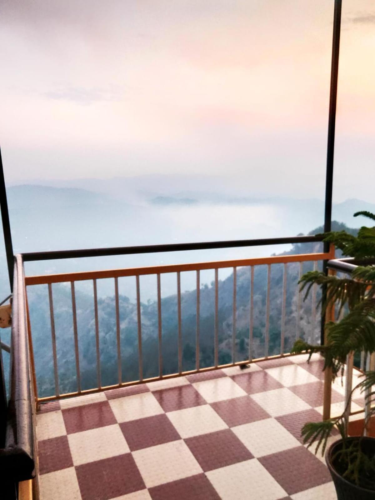 Thakur Apartment Shimla Exteriör bild